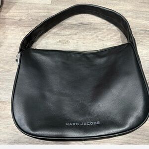 Marc Jacob’s black Shoulder Hobo bag. Good used condition.